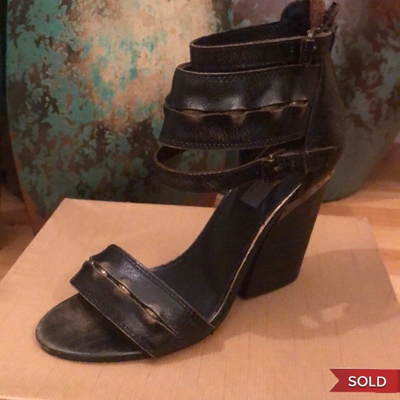 Mia Shoes Shoes - 💎SOLD💎Mia Limited Edition Leather Sandals